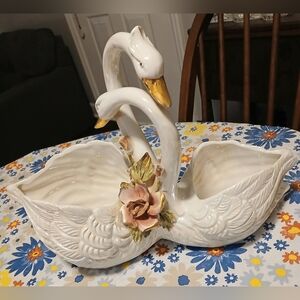 Elegant Capoominte Ceramic Hand Painted Swans Center Piece Or Planter